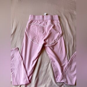 Alo sweet pink heart throb leggings